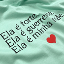 Camiseta Feminina Verde Menta Ela é Forte