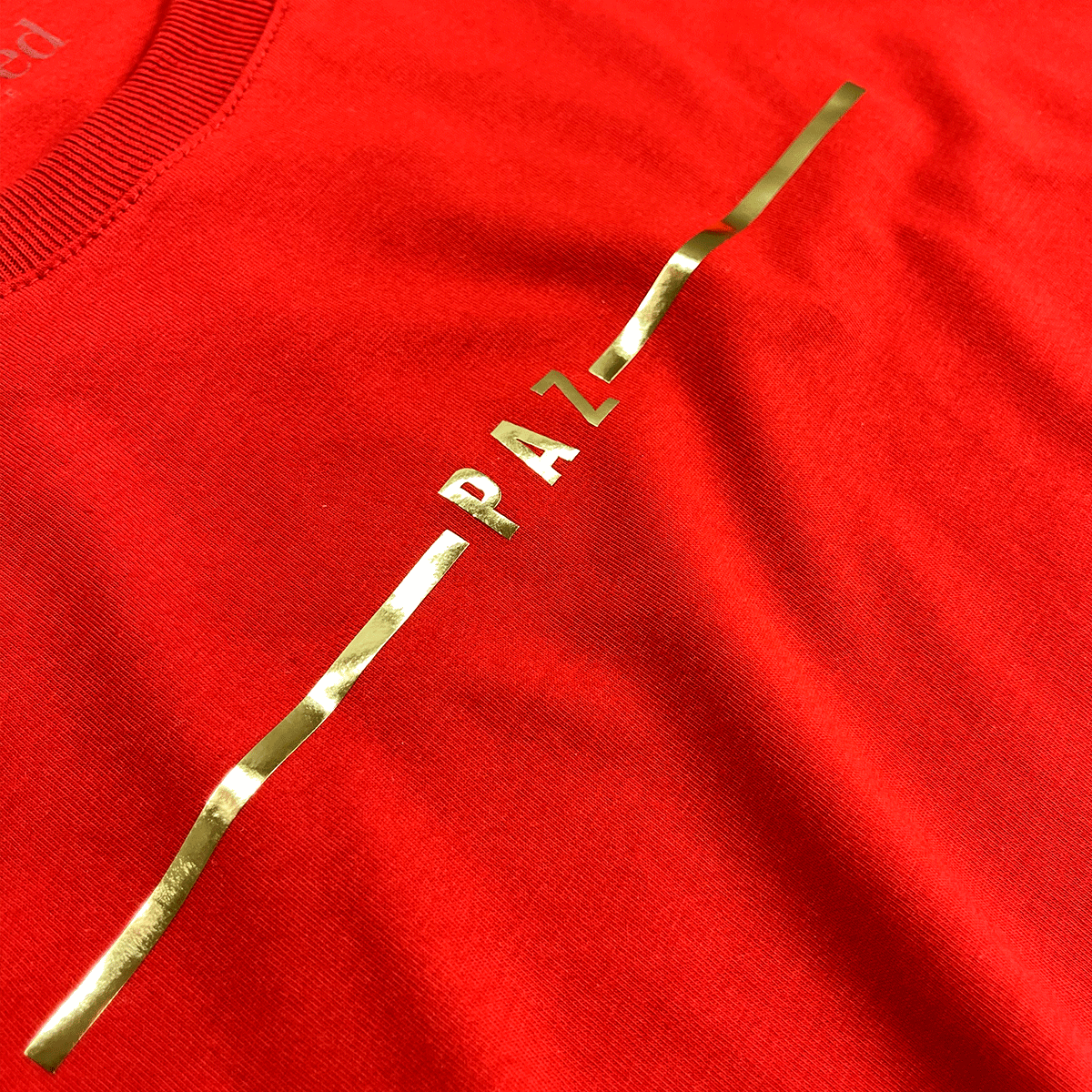 Camiseta Masculina Vermelha Paz Dourado