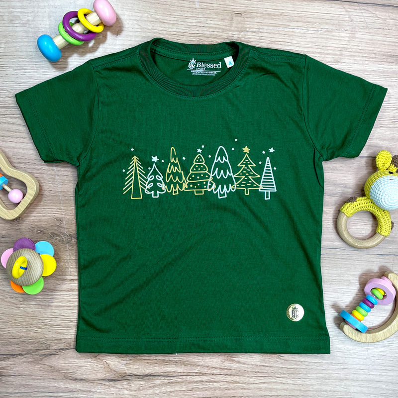 T-Shirt Infantil Verde Árvores Natal