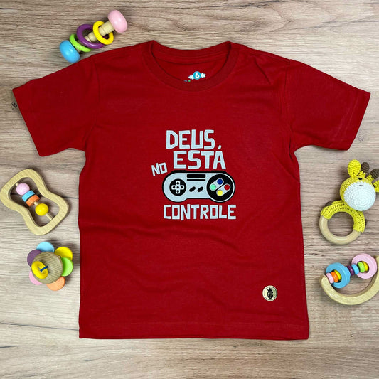T-Shirt Infantil Vermelha Deus Está No Controle