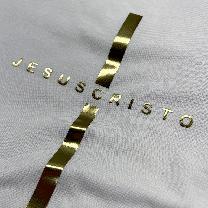 T-Shirt Infantil Branca Cruz Dourada Jesus Cristo