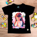 T-Shirt Infantil Preta Garota Flor Orando