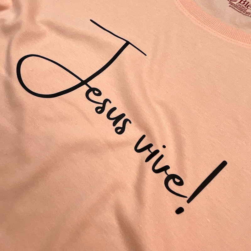 Camiseta Feminina Salmão Jesus Vive!