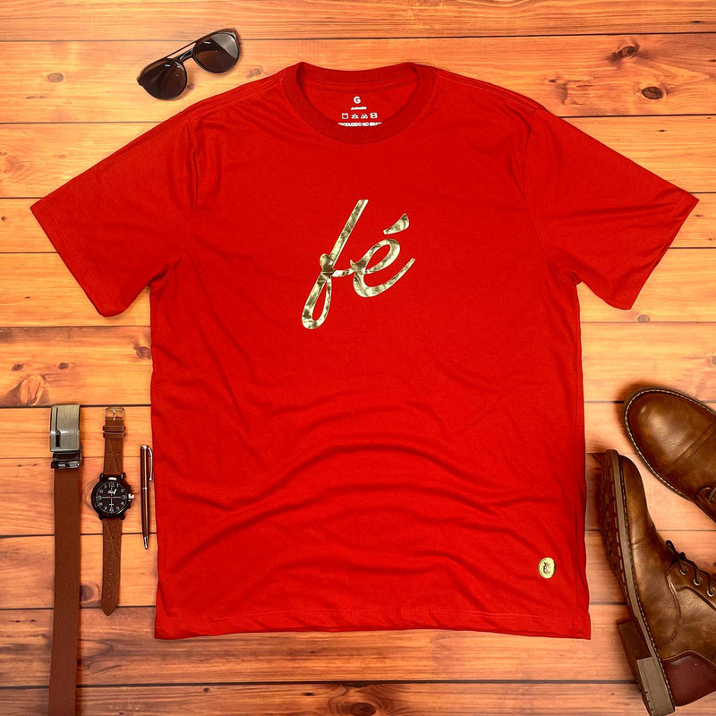 Camiseta Masculina Vermelha Fé Manuscrito Dourado