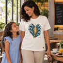 Camiseta Feminina Off White Ele abriu o mar — Ambientada 03