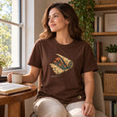 Camiseta Feminina Marrom O deserto florescerá — Ambientada 01