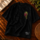 Camiseta Oversized Preta Água em vinho — Frente