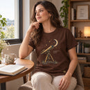 Camiseta Feminina Marrom Os céus declaram Sua glória — Ambientada 01