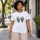 Camiseta Feminina Branca Felizes os pacificadores — Ambientada 02