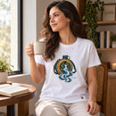 Camiseta Feminina Branca Rios de água viva — Ambientada 01
