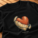 Camiseta Feminina Preta Um novo coração — Zoom