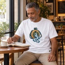 Camiseta Masculina Branca Rios de água viva — Ambientada 04