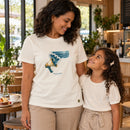 Camiseta Feminina Off White Sua voz acalma — Ambientada 03