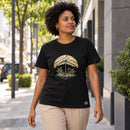 Camiseta Feminina Preta Refúgio sob Suas asas — Ambientada 02
