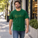 Camiseta Masculina Verde Fé no caminho, paz no coração — Ambientada 01