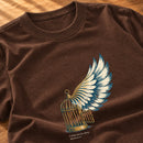 Camiseta Feminina Marrom Cristo me fez livre — Zoom