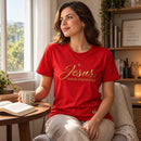 Camiseta Feminina Vermelha Jesus, nossa esperança — Ambientada 01