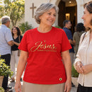 Camiseta Feminina Vermelha Jesus, nossa esperança — Ambientada 04
