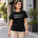 Camiseta Feminina Preta Melho(orou) ? Melh(orei) — Ambientada 02