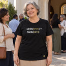 Camiseta Feminina Preta Melho(orou) ? Melh(orei) — Ambientada 04