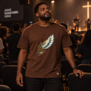 Camiseta Masculina Marrom Cristo me fez livre — Ambientada 02
