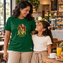 Camiseta Feminina Verde Jesus a Luz que nunca se apaga — Ambientada 03