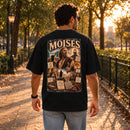 Camiseta Oversized Preta Moisés — Ambientada 02