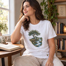 Camiseta Feminina Branca Plantado junto às águas — Ambientada 01