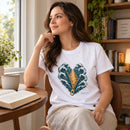 Camiseta Feminina Branca Ele abriu o mar — Ambientada 01