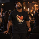 Camiseta Masculina Preta Um novo coração — Ambientada 02