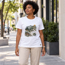 Camiseta Feminina Branca Confie no Senhor — Ambientada 02