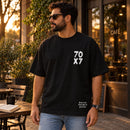 Oversized Preta Full 70X7 — Ambientada 01