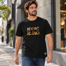 Camiseta Masculina Preta Jesus Lives In Me — Ambientada 01