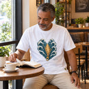 Camiseta Masculina Branca Ele abriu o mar — Ambientada 04