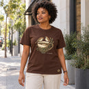 Camiseta Feminina Marrom O Pai cuida dos pardais — Ambientada 02