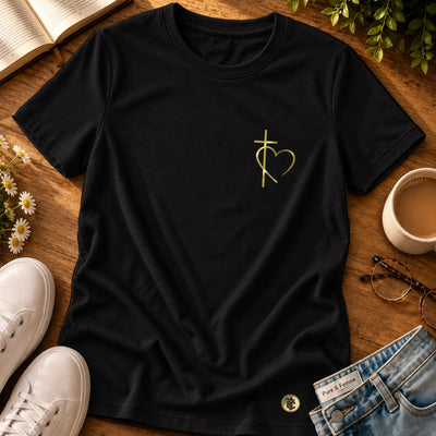 Camiseta Feminina Preta Cruz Coração Minimalista — Principal 01