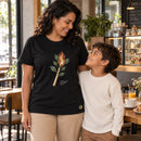 Camiseta Feminina Preta Arde, mas não se consome — Ambientada 03