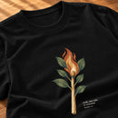 Camiseta Feminina Preta Arde, mas não se consome — Zoom