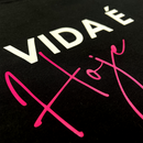 Camiseta Feminina Preta A Vida É Hoje