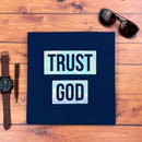 Camiseta Masculina Azul Trust God Holográfico