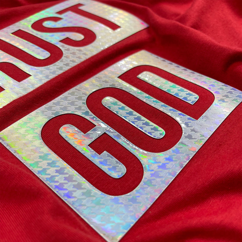 Camiseta Masculina Vermelha Trust God Holográfico