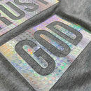 Camiseta Masculina Cinza Trust God Holográfico