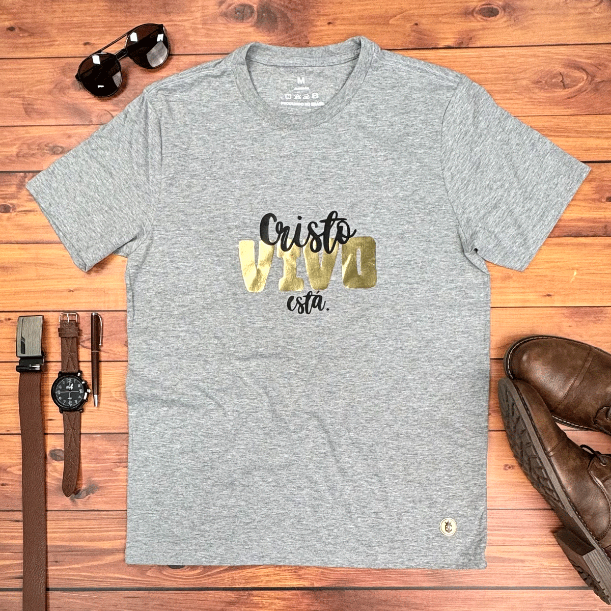 Camiseta Masculina Cinza Cristo Vivo Está