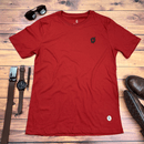 Camiseta Masculina Vermelha Escudo Fé Detalhe