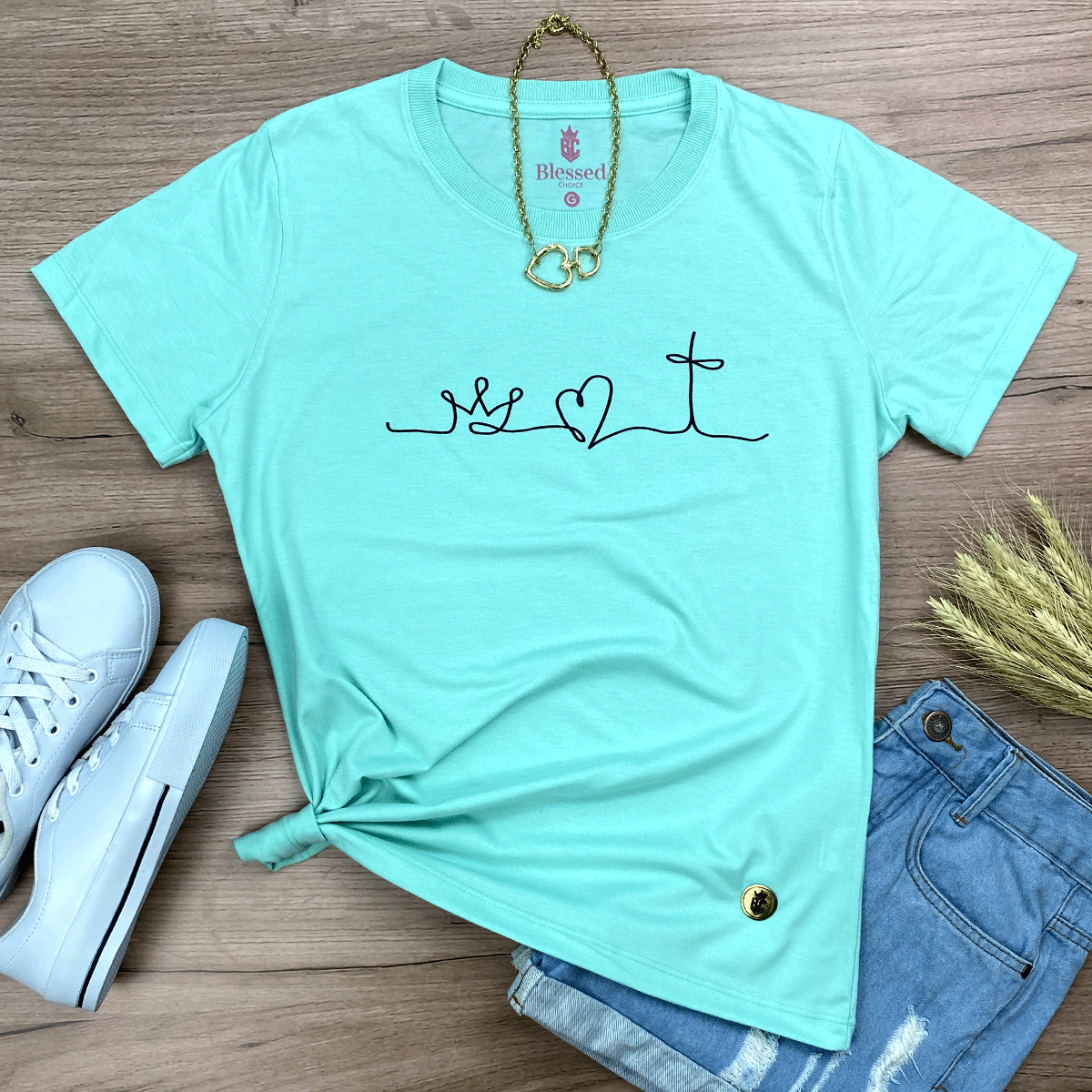 Camiseta Feminina Verde Menta Coroa Coração
