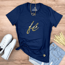 Camiseta Feminina Azul Fé Manuscrito Dourado