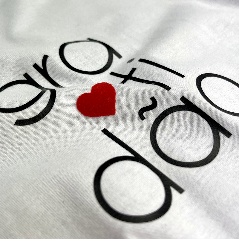 Camiseta Feminina Branca Gratidão Coração